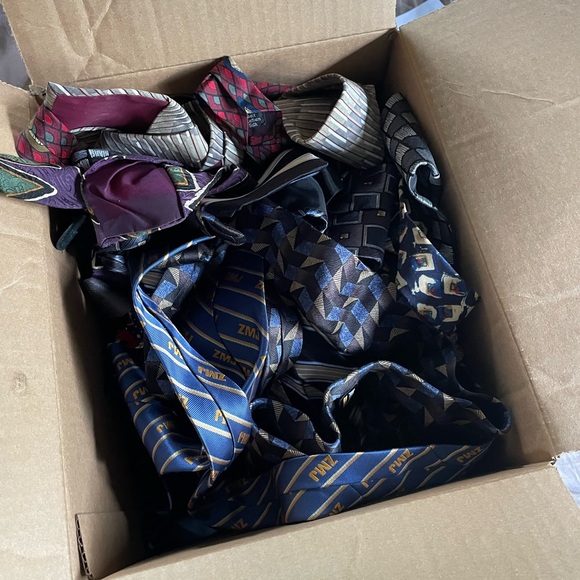 Assorted Patterned Ties Collection - Picture 5 of 5